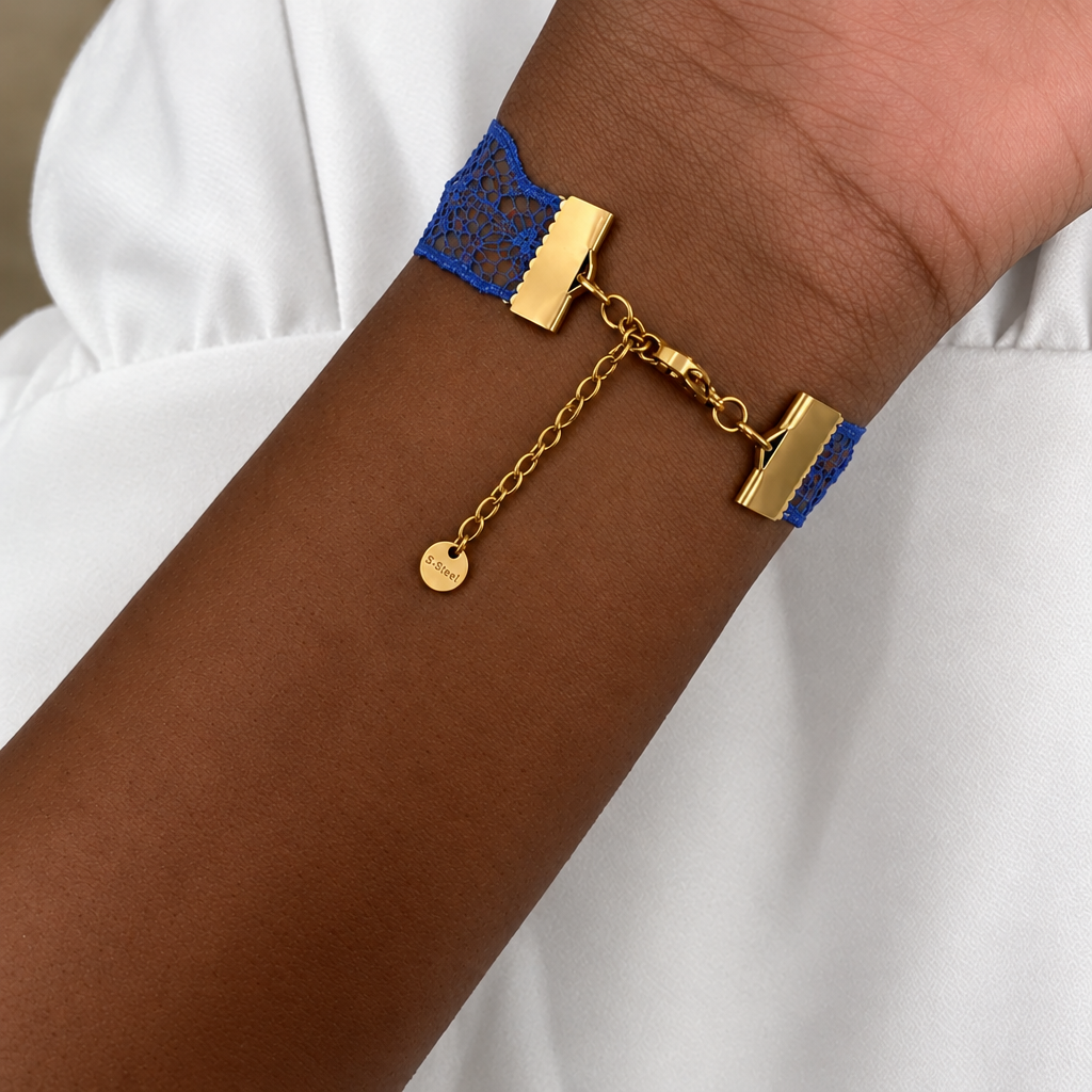 Vue arrière du bracelet avec dentelle bleu Saphira